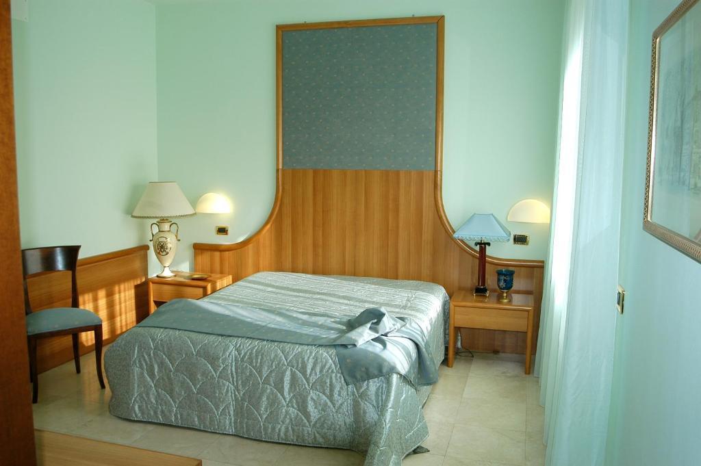 ואסטו Hotel Royal מראה חיצוני תמונה