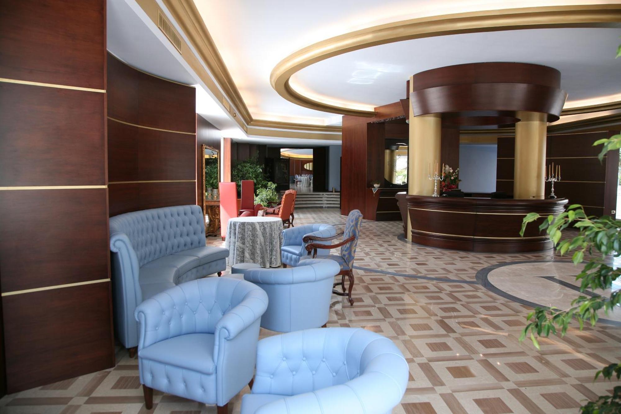 ואסטו Hotel Royal מראה חיצוני תמונה