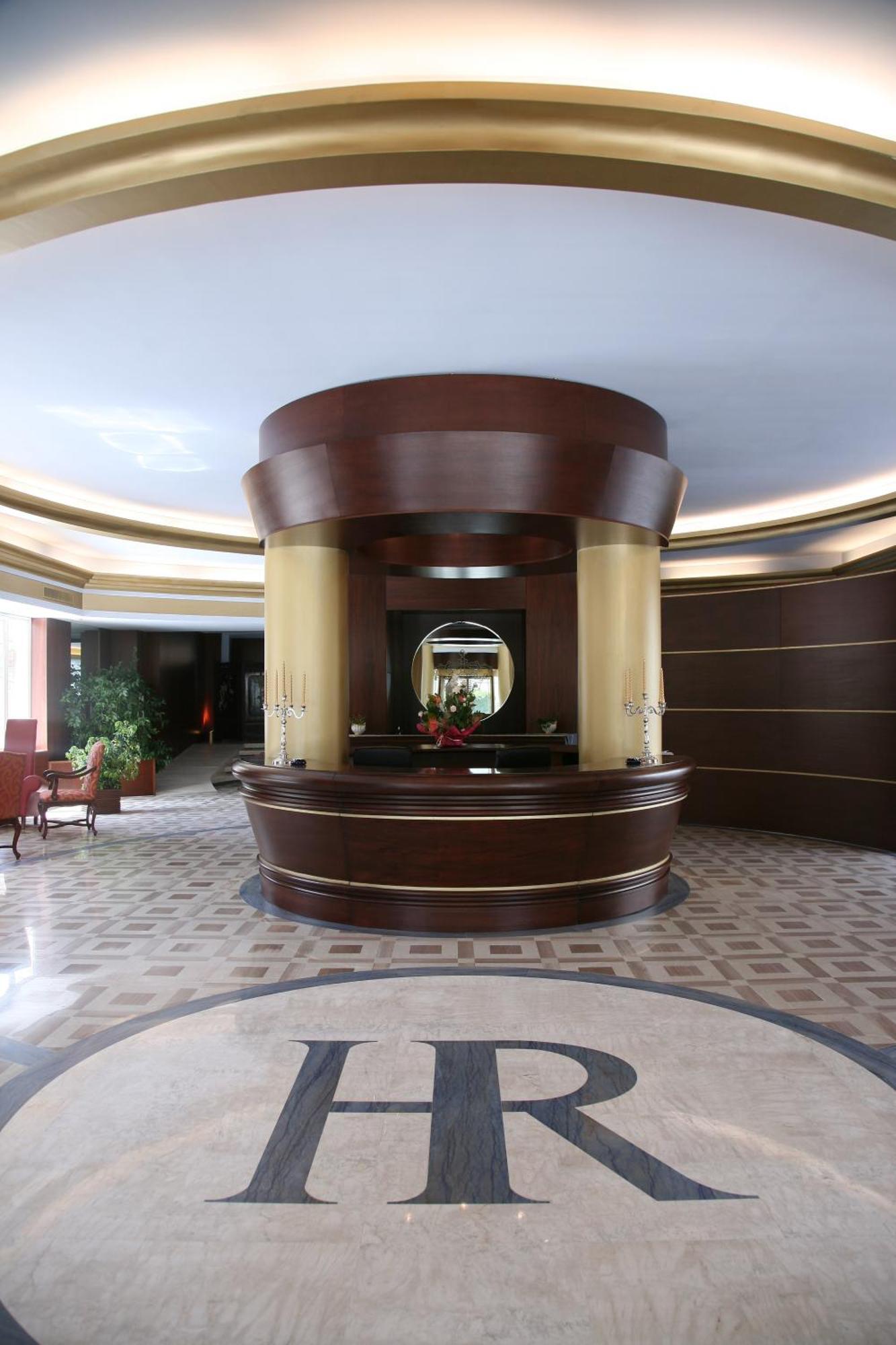 ואסטו Hotel Royal מראה חיצוני תמונה